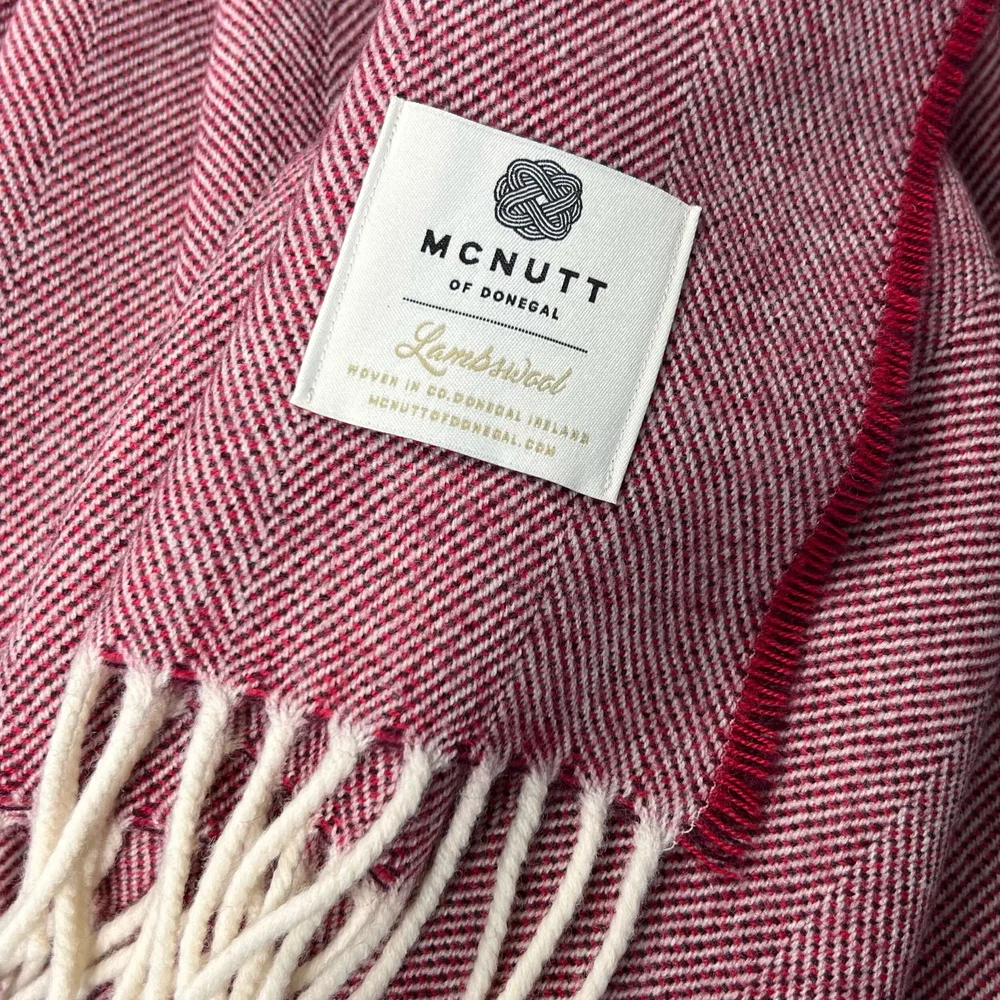 Spotted cranberry throw