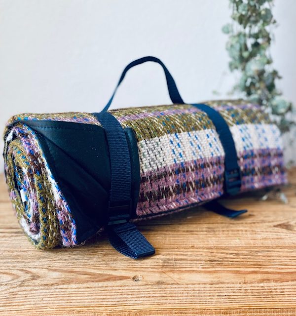 sustainable picnic blanket . 3