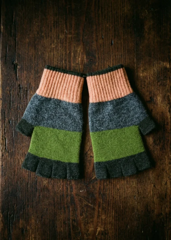 wildwool pic catherine tough seaweed peach merino lambswool fingerless gloves