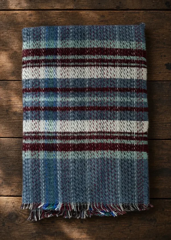 Buckthorn recycled pure wool blanket throw ww