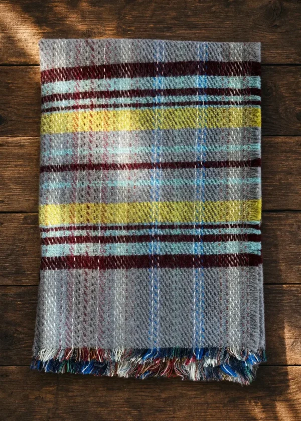 Daff Recycled pure wool blanket throw ww