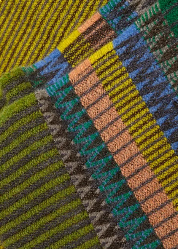 Scarf LambswoolTexture Caperture EderaCaper 72 7718.webp