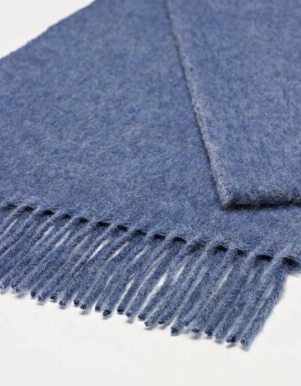 grab Scarf Plain Airforce Blue 1024x769 b4794361 5235 447c 91e5 fbe1a0f232b7.webp