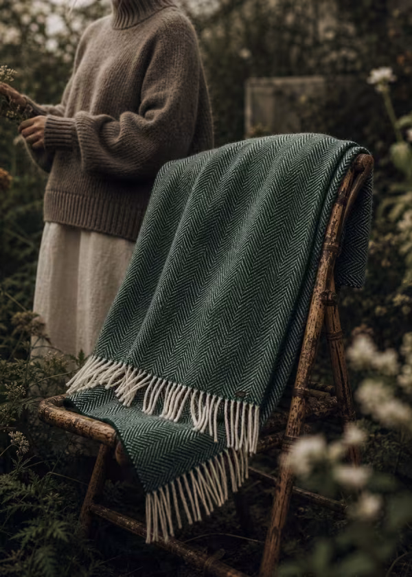heritage spruce pure wool throw ww