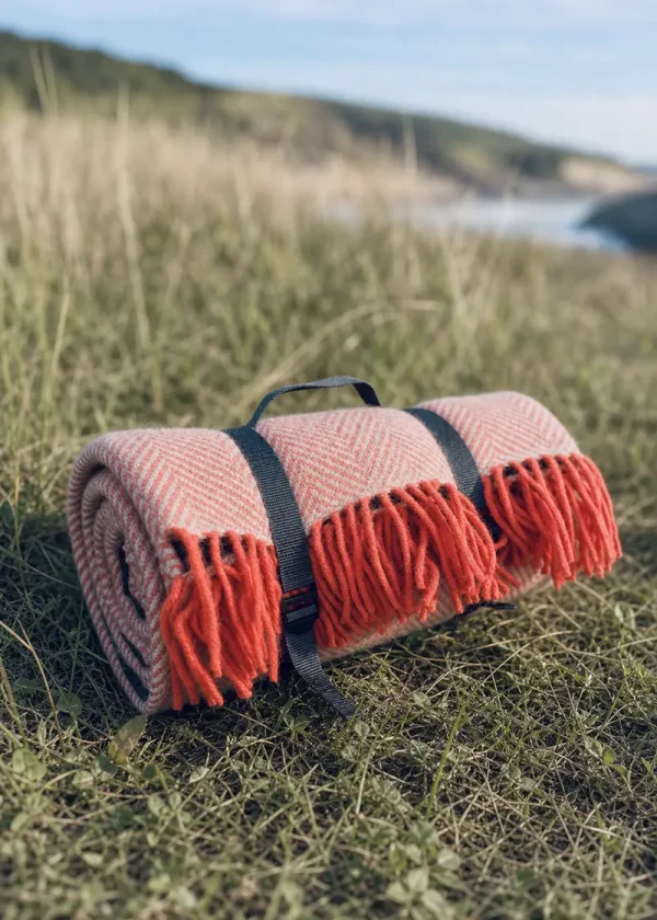 pearl flamingo wool picnic blanket ww
